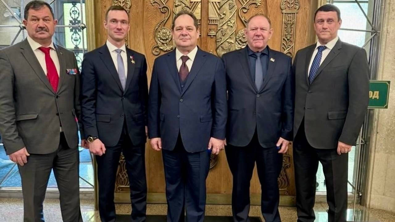 Главная картинка новости: Делегация Коми обсудила защиту исторической памяти на Всемирном русском народном соборе