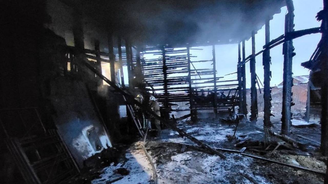 Главная картинка новости: Печи и несправное электрооборудование спровоцировали три пожара в Коми