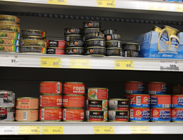 В "Светофор" за белорусской тушенкой: вскрываем три банки с консервами - честный отзыв