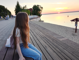 Красивое и ласкающее слух имя для девочки, в переводе означает "солнечный свет": желанно во все времена и у всех народов