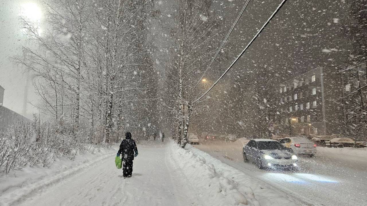Главная картинка новости: 2 декабря в Коми ожидается снежная и аномально тёплая погода