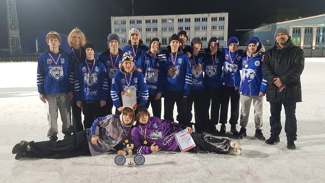 Главная картинка новости: Юные хоккеисты из Коми завоевали золото на турнире в Кирове