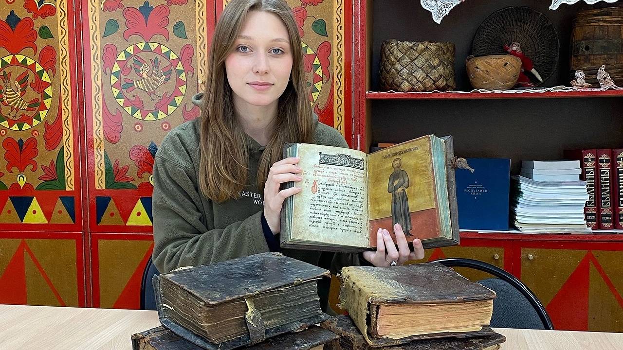 Главная картинка новости: Сыктывкарский университет получил уникальные старинные книги старообрядцев