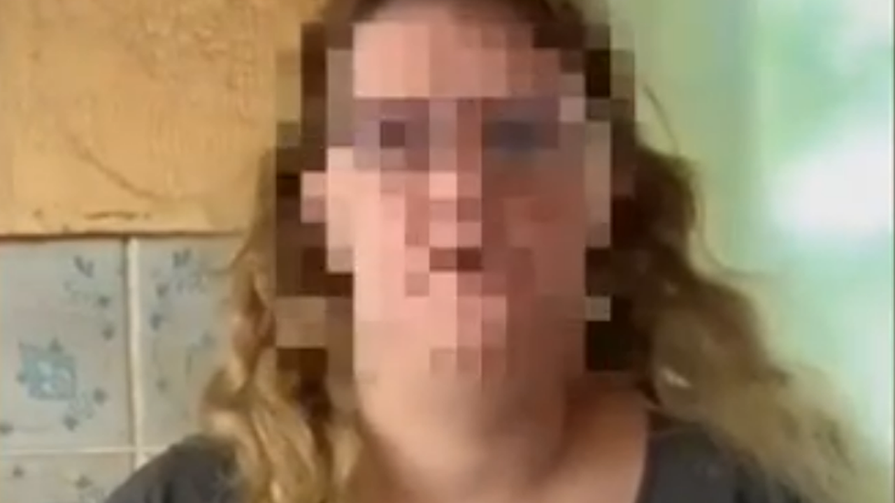 Главная картинка новости: Полиция Коми поймала аферистку: экс-учитель информатики обманывала мужчин через пикантный сайт