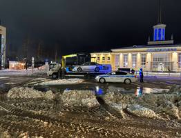 В Сыктывкаре от вокзала эвакуировали машины, блокировавшие проезд снегоочистителей