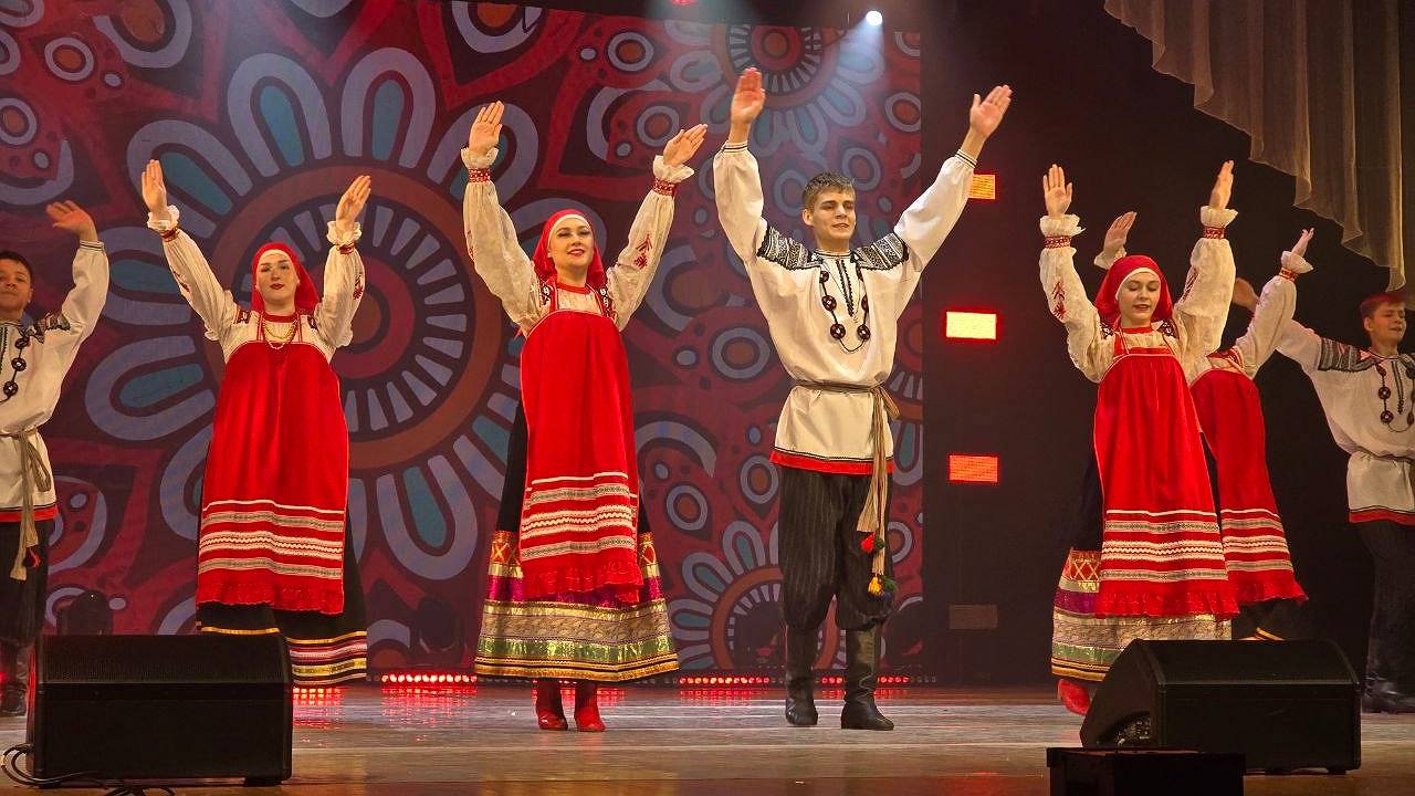 Главная картинка новости: В Сыктывкаре завершился фестиваль хореографии "Танцующий город"