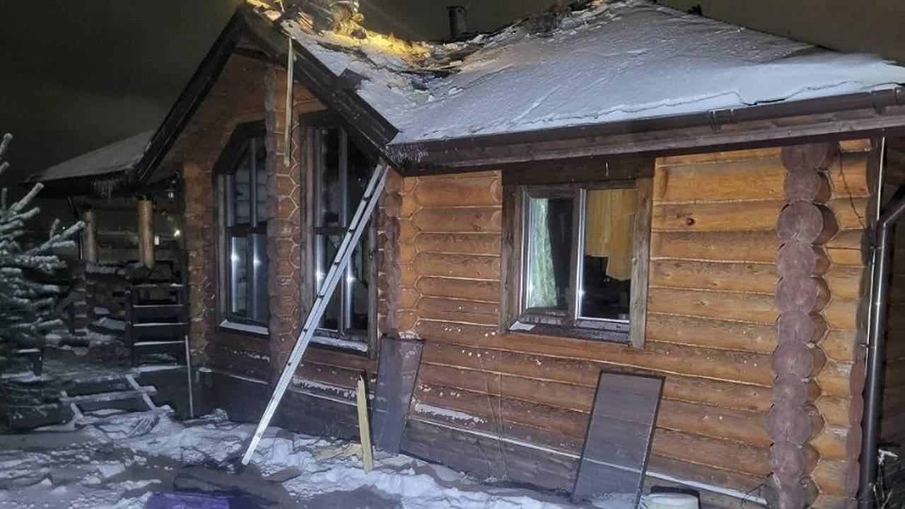 Главная картинка новости: В Сыктывкаре и Ижемском районе из-за печей под огненную угрозу попали 3 дома и квартира