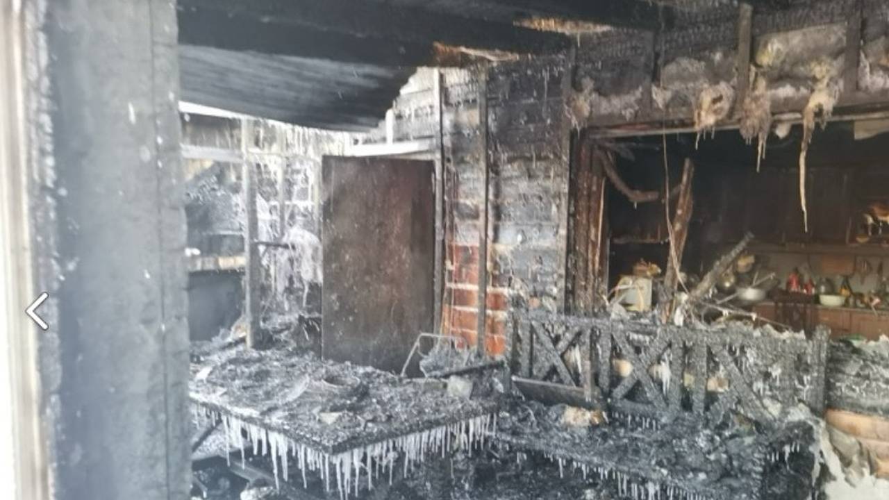 Главная картинка новости: "Горячее" воскресенье пожарных Коми: в шести районах потушили квартиру, дома, баню и гараж