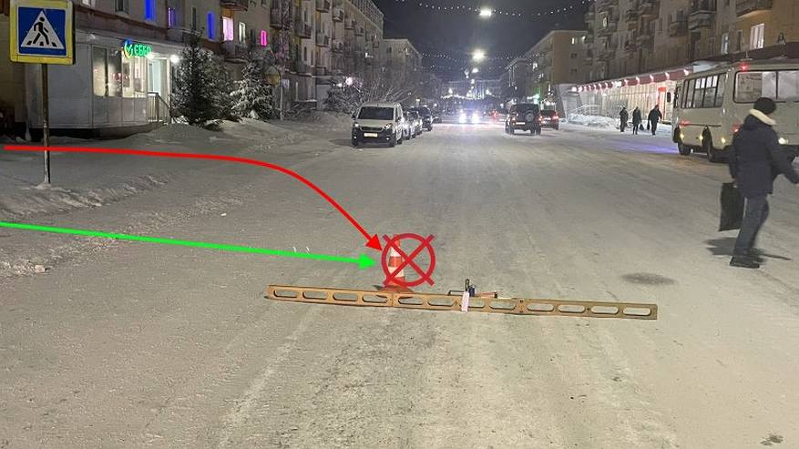 Главная картинка новости: В Заполярье Коми Урал и пешеход не поделили "зебру"