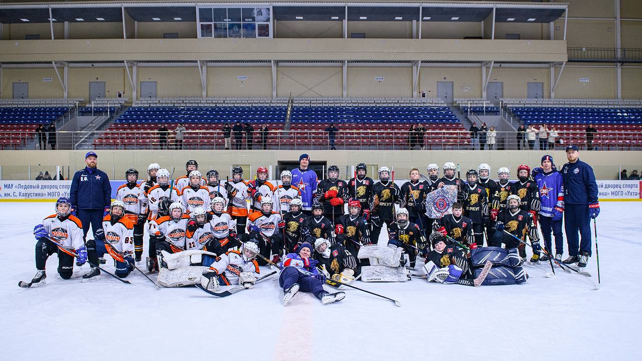 Главная картинка новости: Звезды ХК "СКА" провели мастер-класс для юных хоккеистов Коми в Ухте