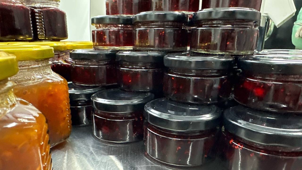 Главная картинка новости: В Коми на средства гранта заработал мини-цех по производству варенья из диких ягод