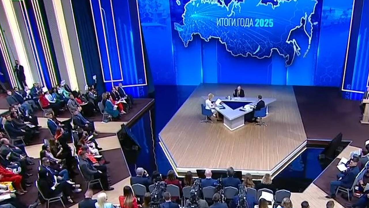 Главная картинка новости: Журналист из Коми спросила Президента России о судьбе дороги в Нарьян-Мар