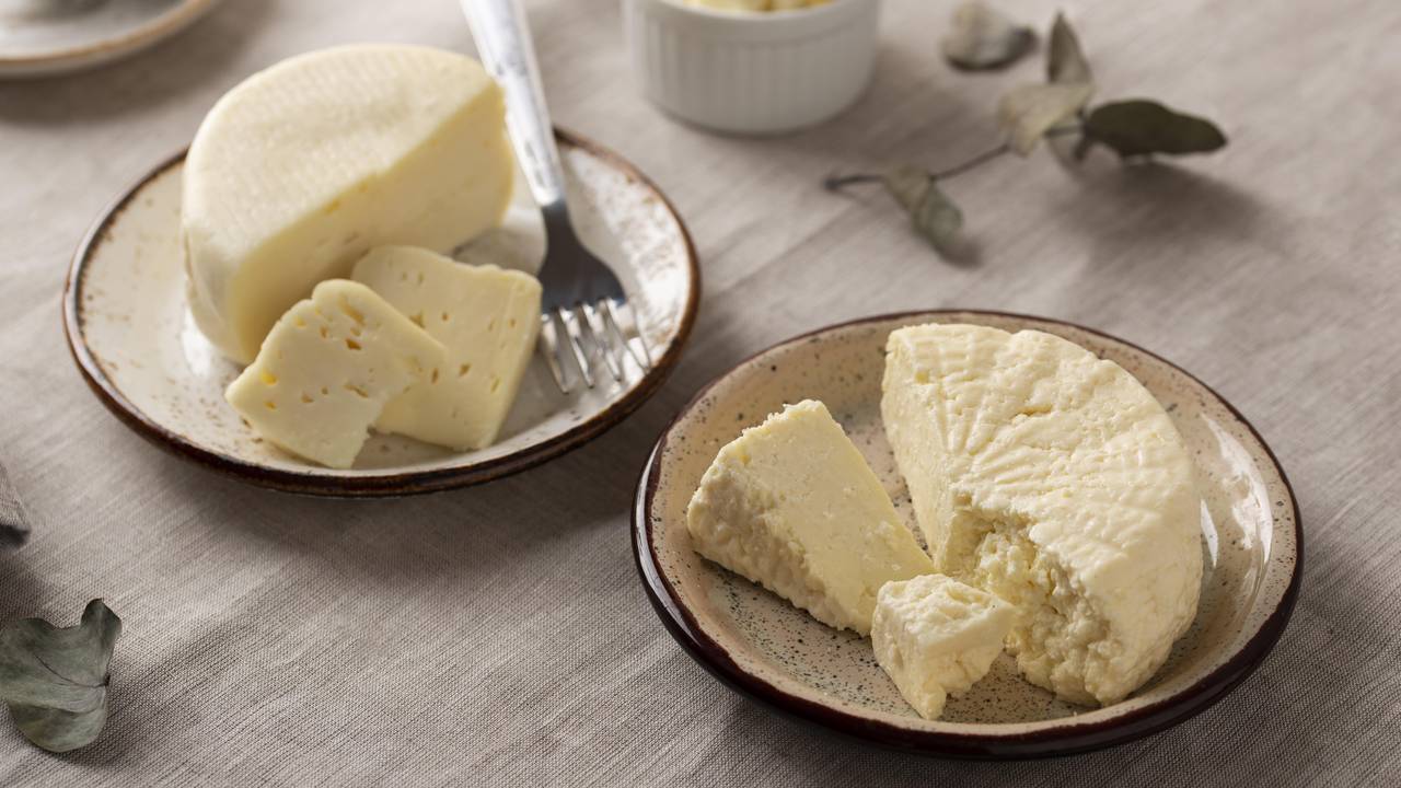 Главная картинка новости: Теперь не покупаю сыр: беру 2 упаковки самой дешевой ряженки, немного "колдую" и сыр как в магазине - и даже вкуснее
