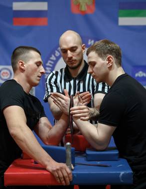 Армрестлеры Коми померились силой в первых за годы официальных состязаниях