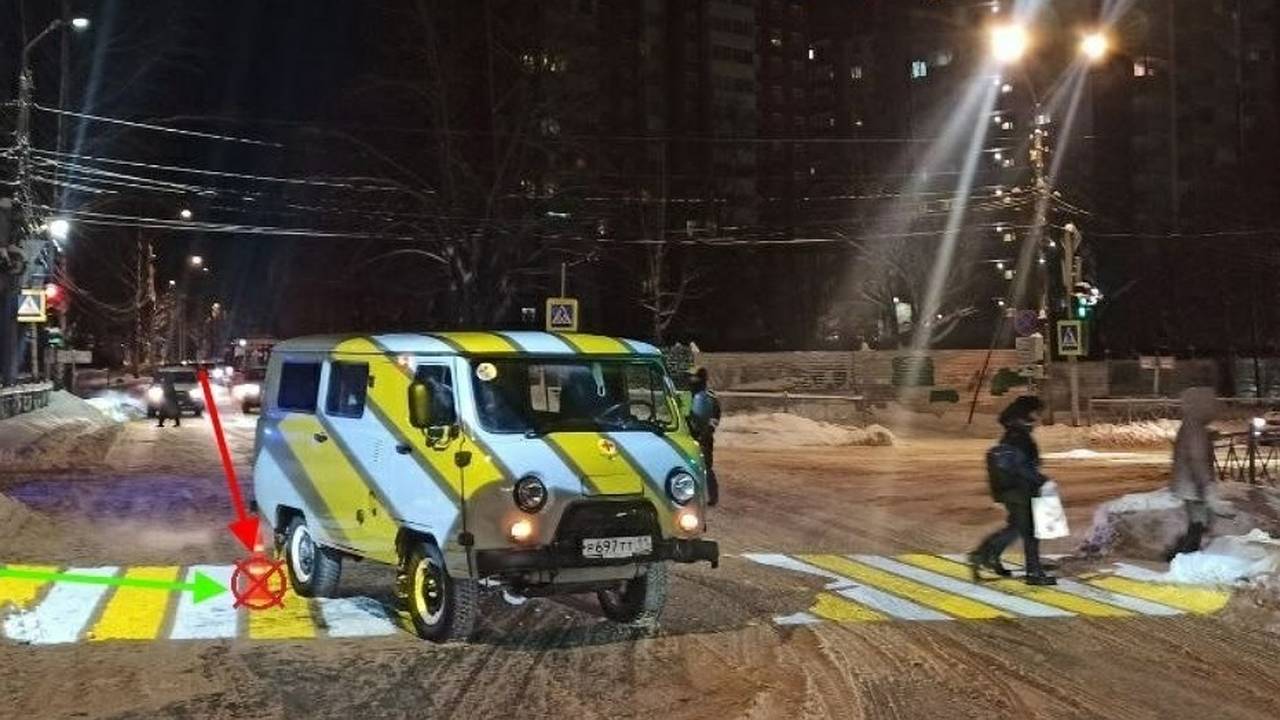 Главная картинка новости: В Сыктывкаре за день под колеса машин попали два младшеклассника