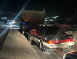 В Коми ВАЗ не соблюдал дистанцию и "догнал" большегрузный КамАЗ