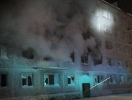 5 вызовов потребовали помощи пожарных Коми: тушили квартиру, балок, баню, гараж и заброшку