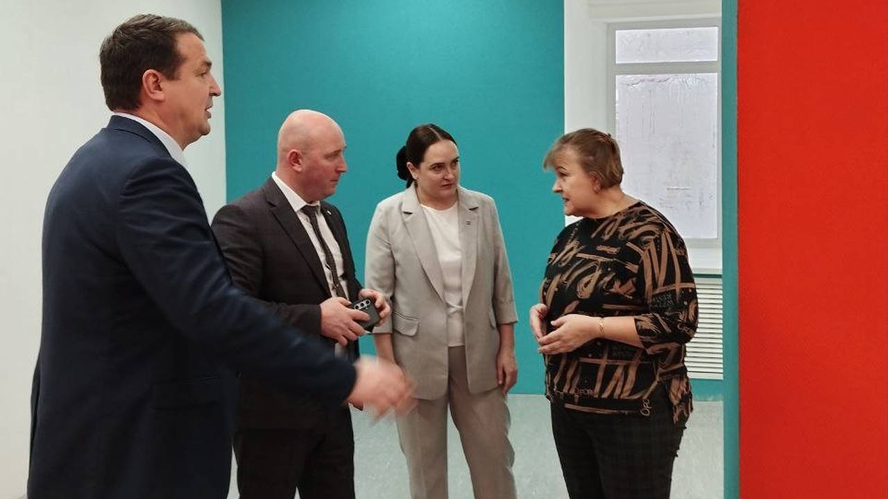 Главная картинка новости: В Коми полным ходом идёт капитальное восстановление библиотеки в Объячево