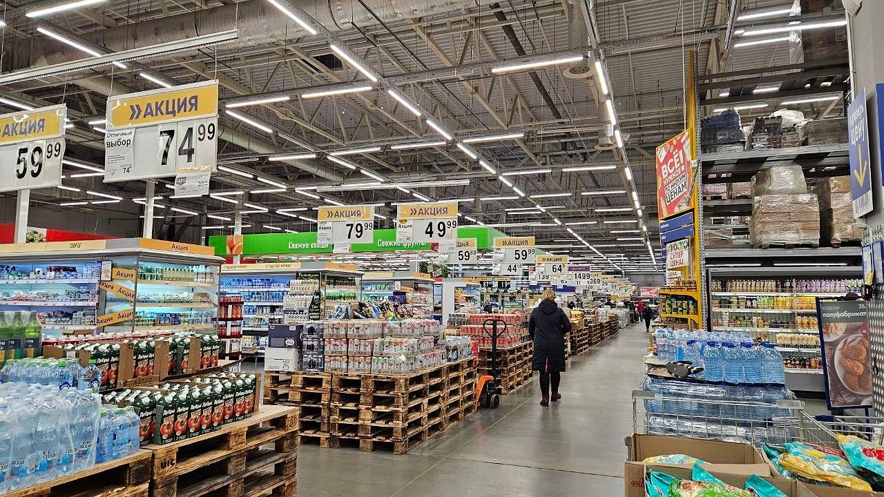 Главная картинка новости: Нас заставляют работать бесплатно: кому на самом деле выгодны кассы самообслуживания и почему опытные покупатели обходят их стороной