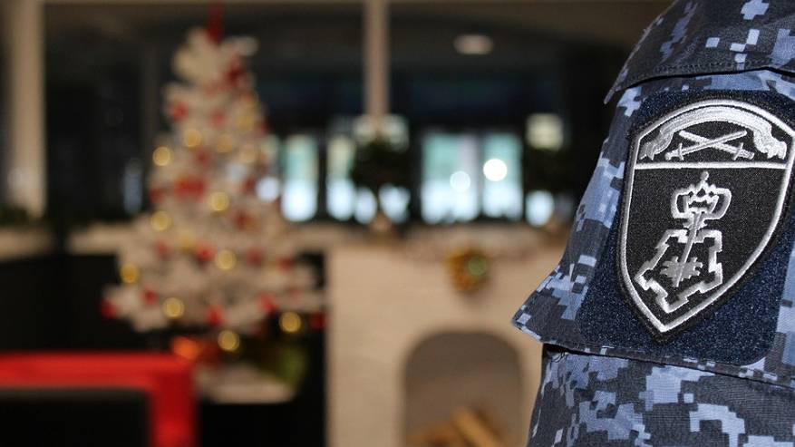 Главная картинка новости: Росгвардейцы задержали дебошира в кафе Сыктывкара