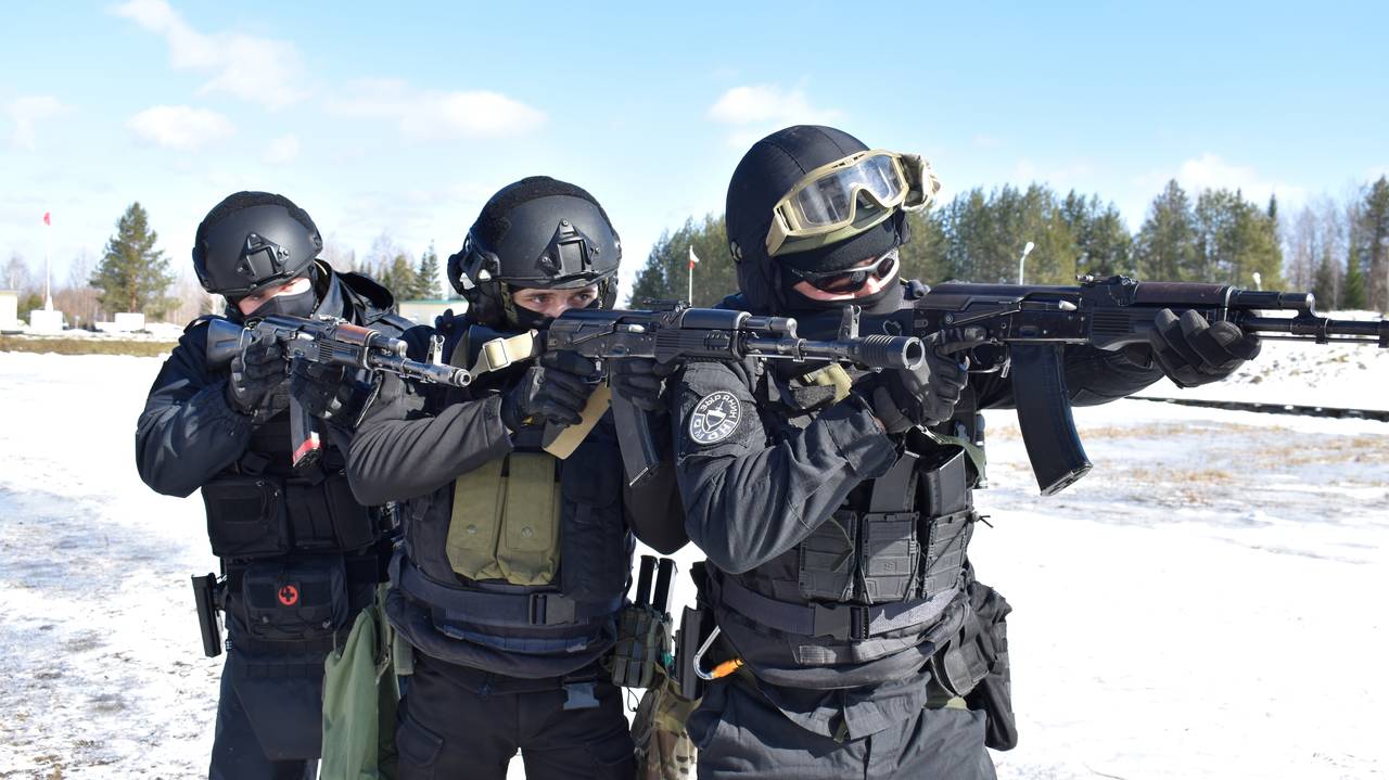 Главная картинка новости: В Коми Росгвардия начала суровый зимний этап учений