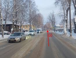 В Сыктывкаре пассажирка получила травму плеча при экстренном торможении автобуса