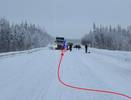 В Ижемском районе Коми при обгоне под колесами грузовика погиб водитель