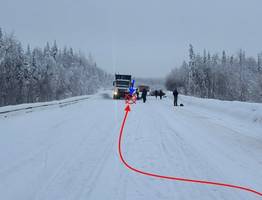 В Ижемском районе Коми при обгоне под колесами грузовика погиб водитель