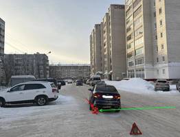 В Коми водитель, сдавая назад, сбил ухтинку на проспекте Ленина