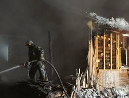 При тушении пожара в одном из сел Коми привлекли двадцать местных жителей