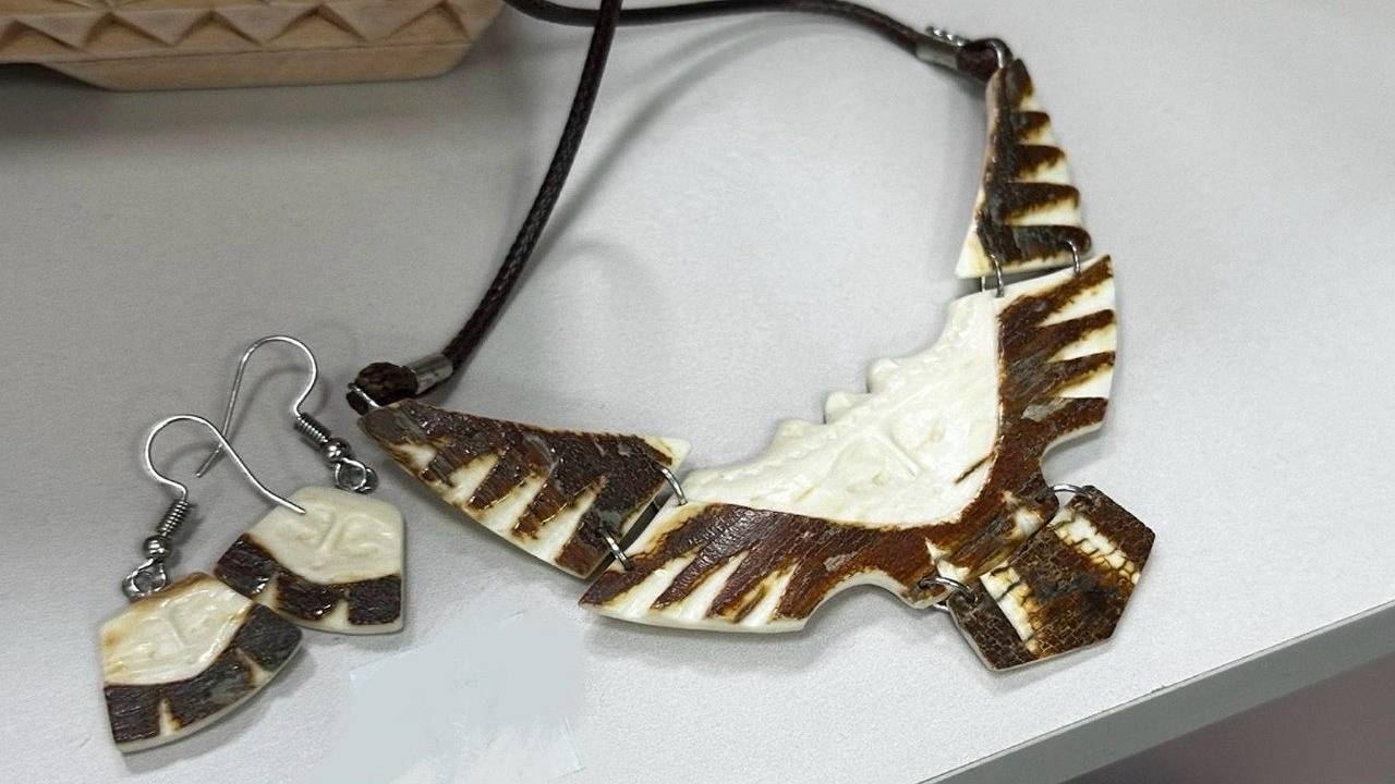 Главная картинка новости: Студентка из Сыктывкара покорила жюри конкурса артефактом из бивня мамонта