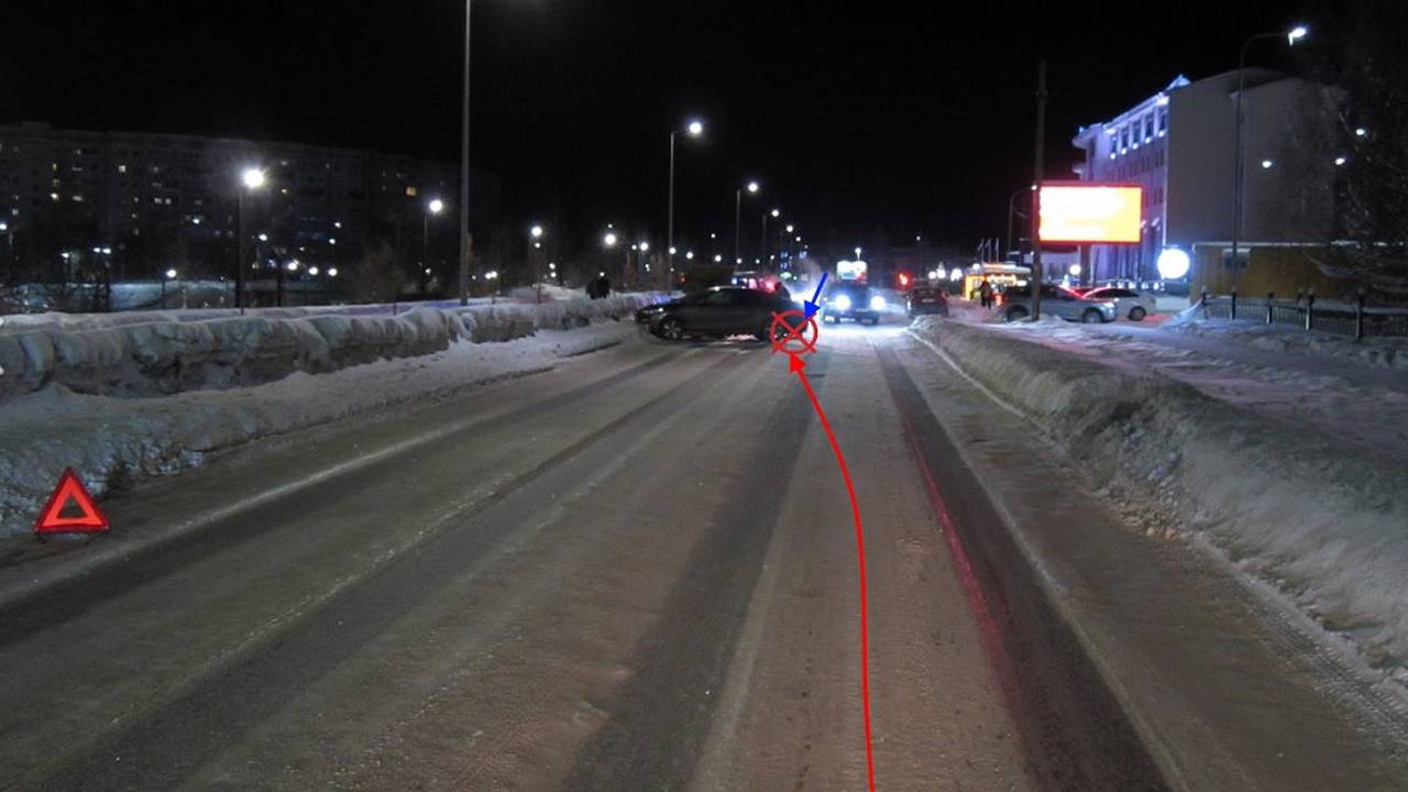 Главная картинка новости: В Коми Kia Cerato вылетела на встречную полосу и врезалась в УАЗ