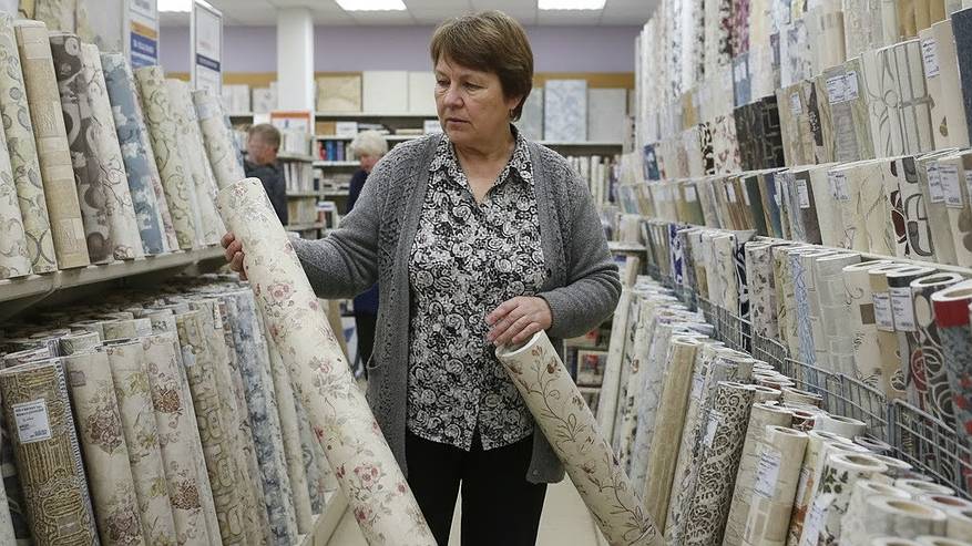 Главная картинка новости: Клеить обои сегодня стыдно: чем в Европе отделывают стены вместо рулонов