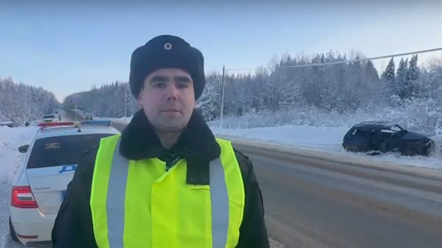 Главная картинка новости: Столкновение "Оки" и БМВ на трассе "Вятка" в Коми унесло жизнь водителя