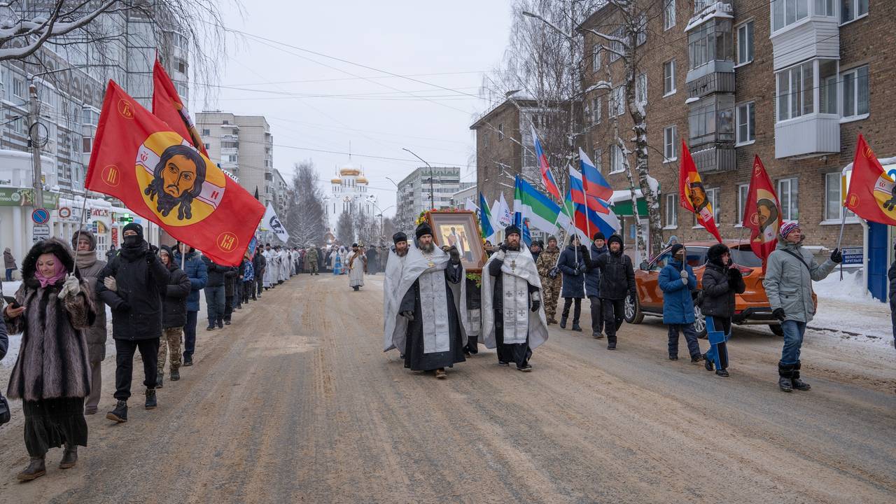 Главная картинка новости: В Сыктывкаре прошел Крестный ход в честь Рождества Христова