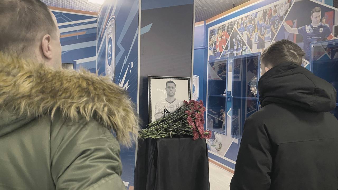 Главная картинка новости: Бразильский футболист Алекс Фелипе умер в аэропорту в Коми предварительно от инфаркта