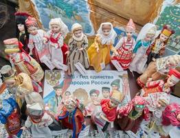 В УФСИН по Коми провели выставку кукол в национальных костюмах народов России