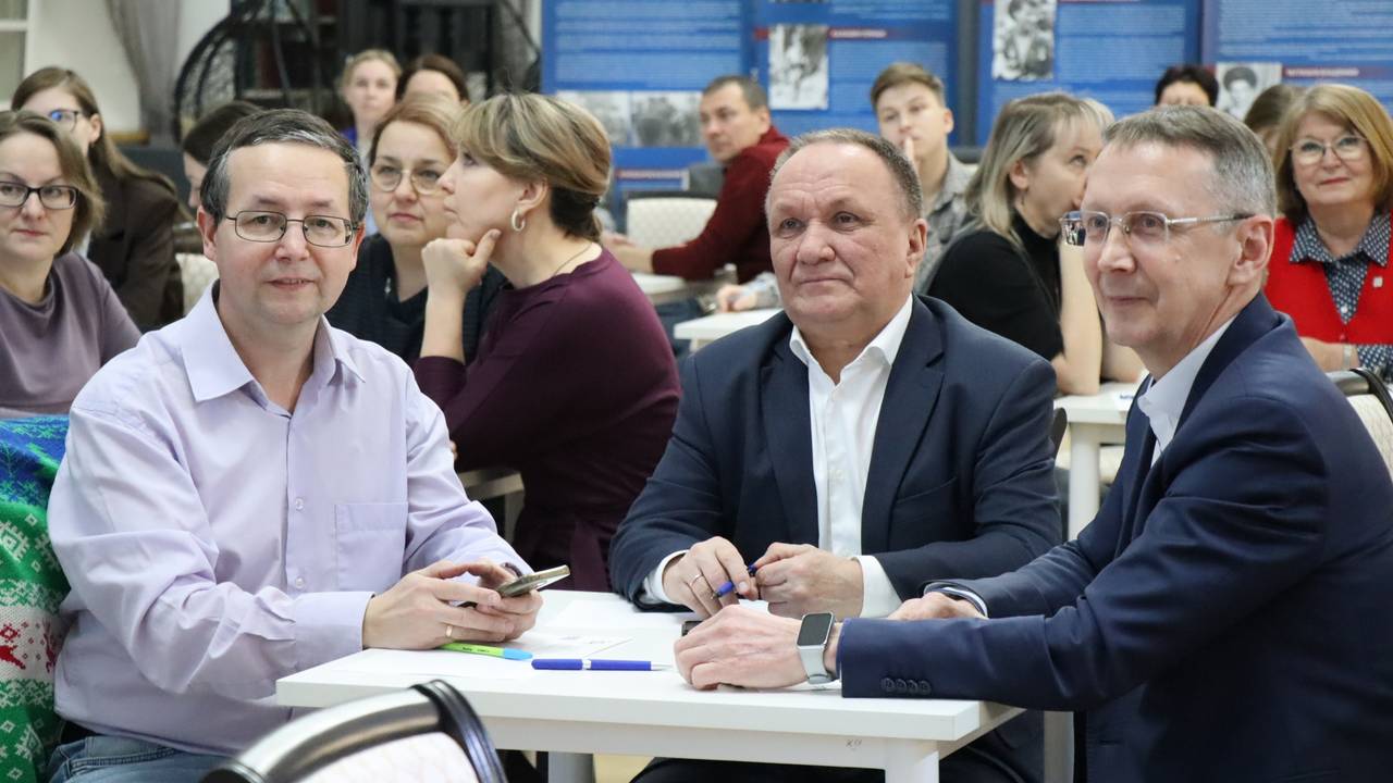 Главная картинка новости: Диктант на коми в 12-й раз объединил тысячи человек