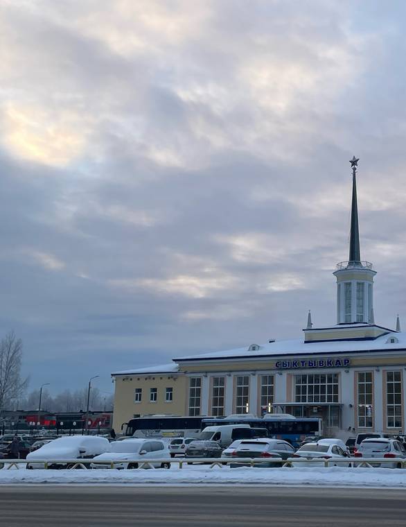 Сыктывкарец пытался продать винтовку у здания железнодорожного вокзала