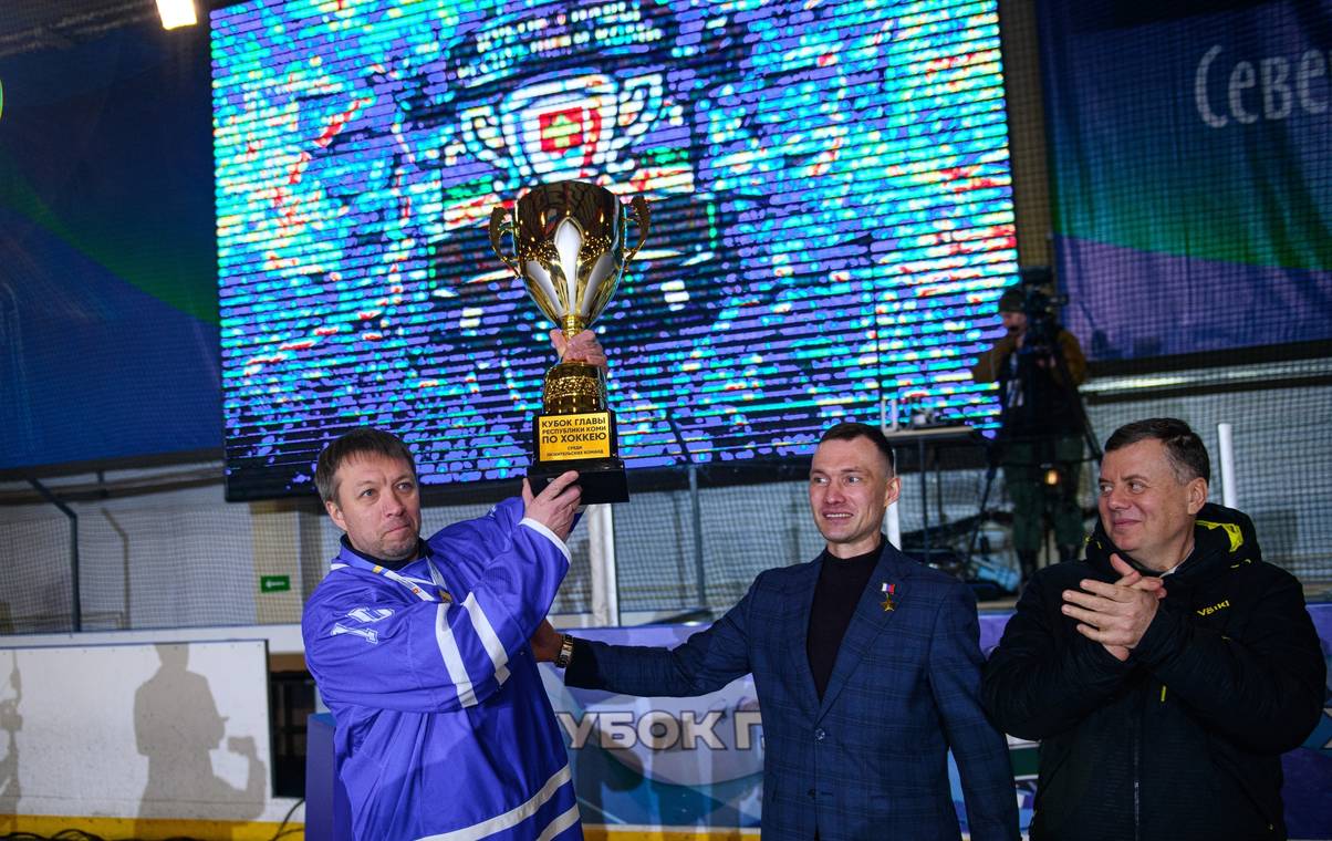 Ухта забрала трофей первого хоккейного Кубка главы Коми "Воин"