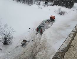 В Коми КамАЗ пробил ограждение и упал в реку