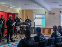 В учреждениях УФСИН Коми с успехом прошли праздничные концерты