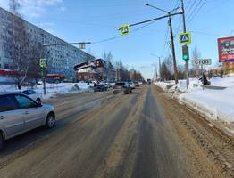 В Сыктывкаре внедорожник сбил на зебре женщину