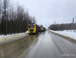 Грузовики не поделили трассы в двух районах Коми