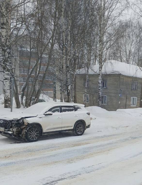 В трех авариях в Коми пострадали водитель, пешеход и пассажирка